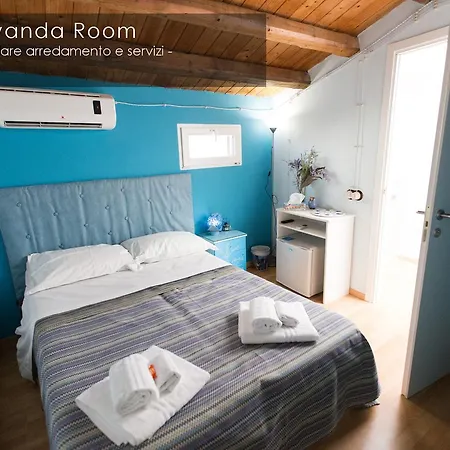 La Casa Del Liberty بيت ضيافة فيتوريا